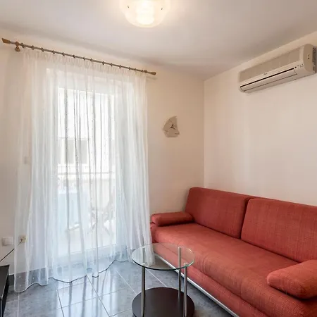 5 Min From Beach And Center Of Bol Exterior photo