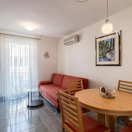 5 Min From Beach And Center Of Bol Exterior photo
