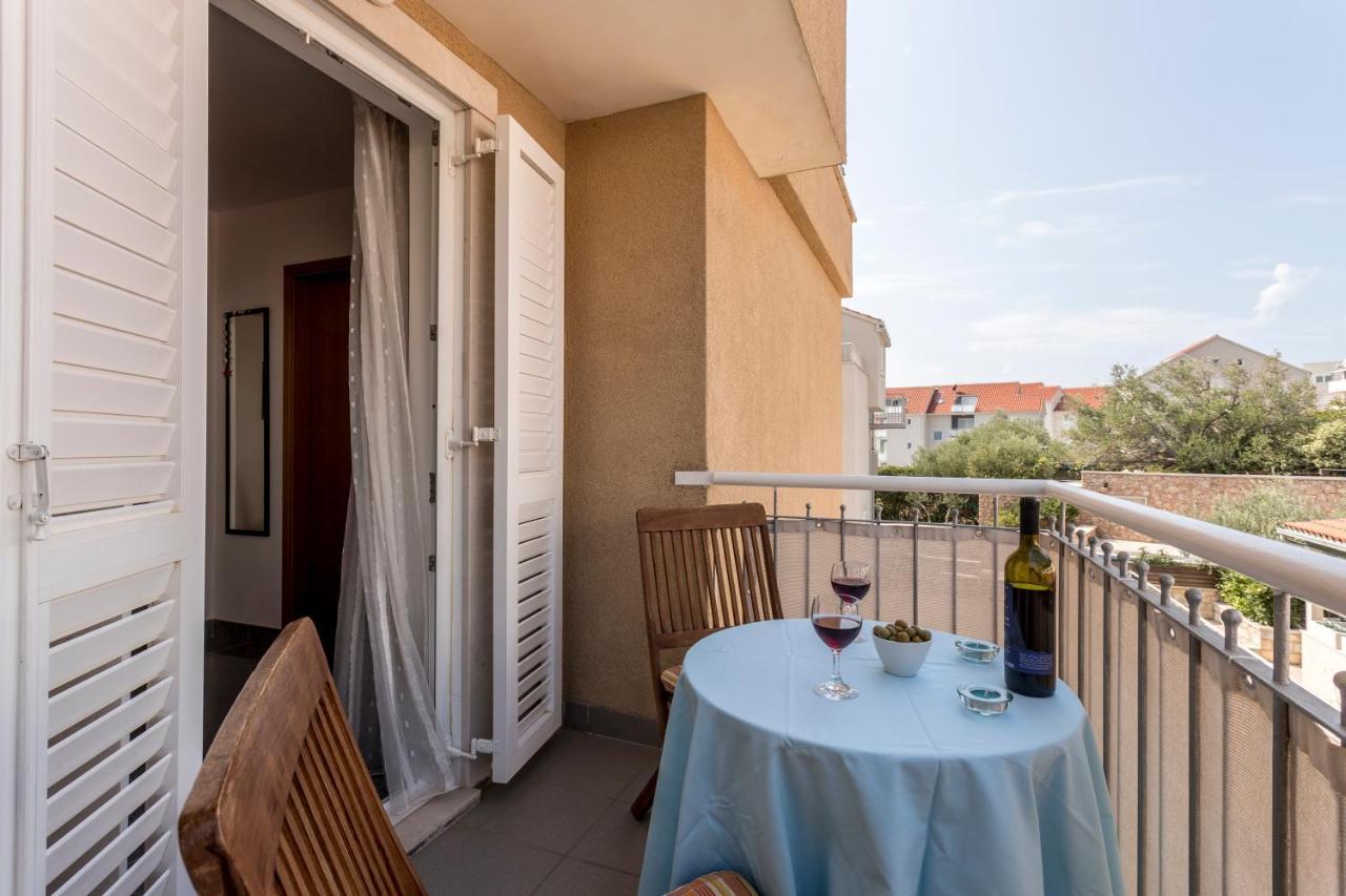 5 Min From And Center Of Apartment Bol